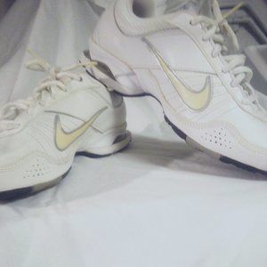 Nike  -size 10 yellow stripe cross trainer sneakers